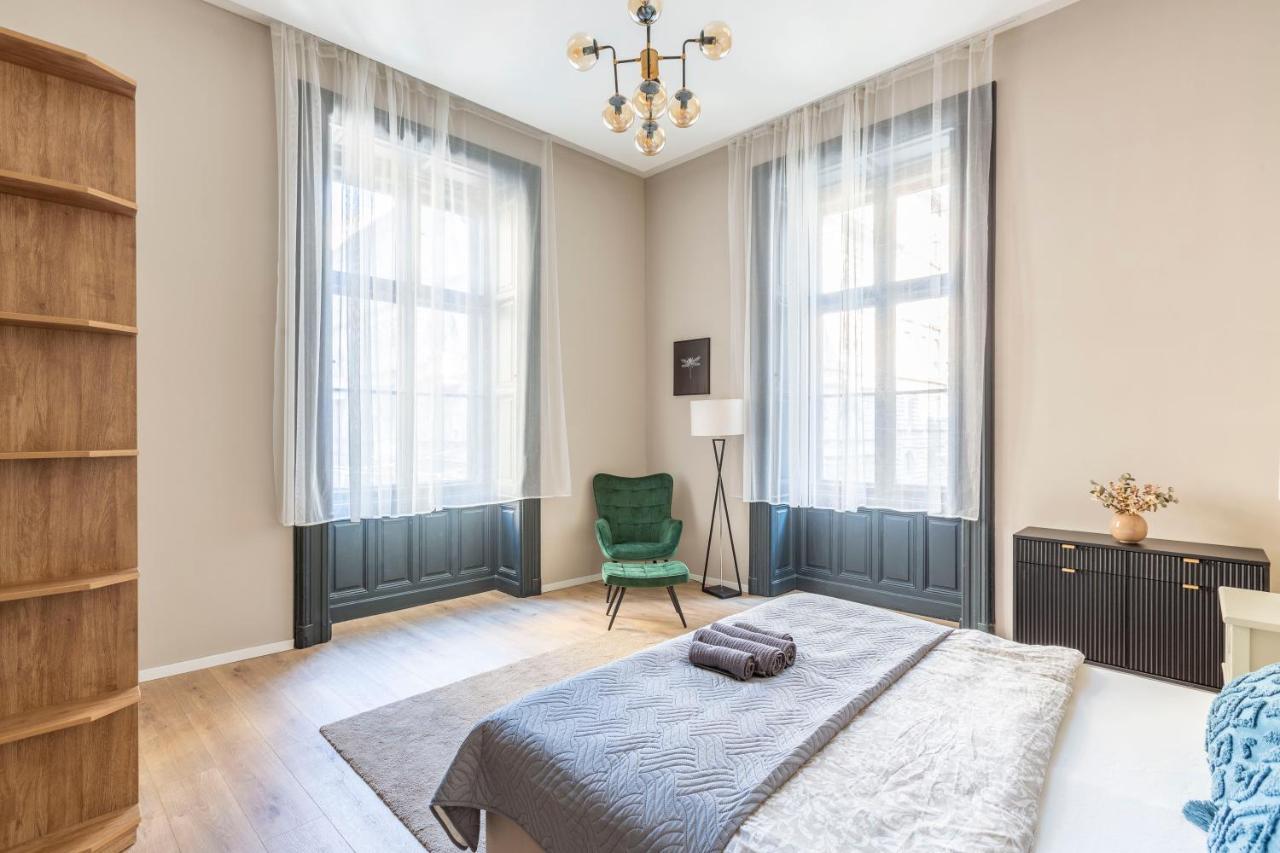 Luxurious & Spacious Central Apartment In The Kertesz Street Будапешт Экстерьер фото