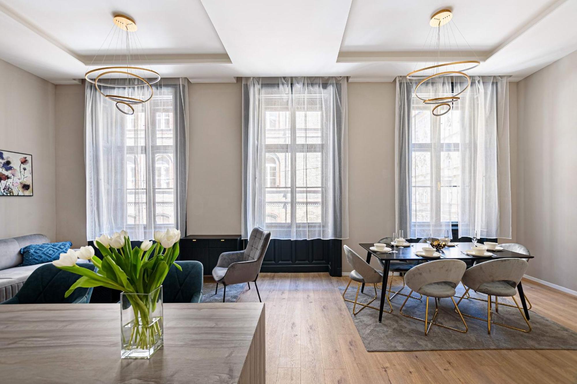 Luxurious & Spacious Central Apartment In The Kertesz Street Будапешт Экстерьер фото